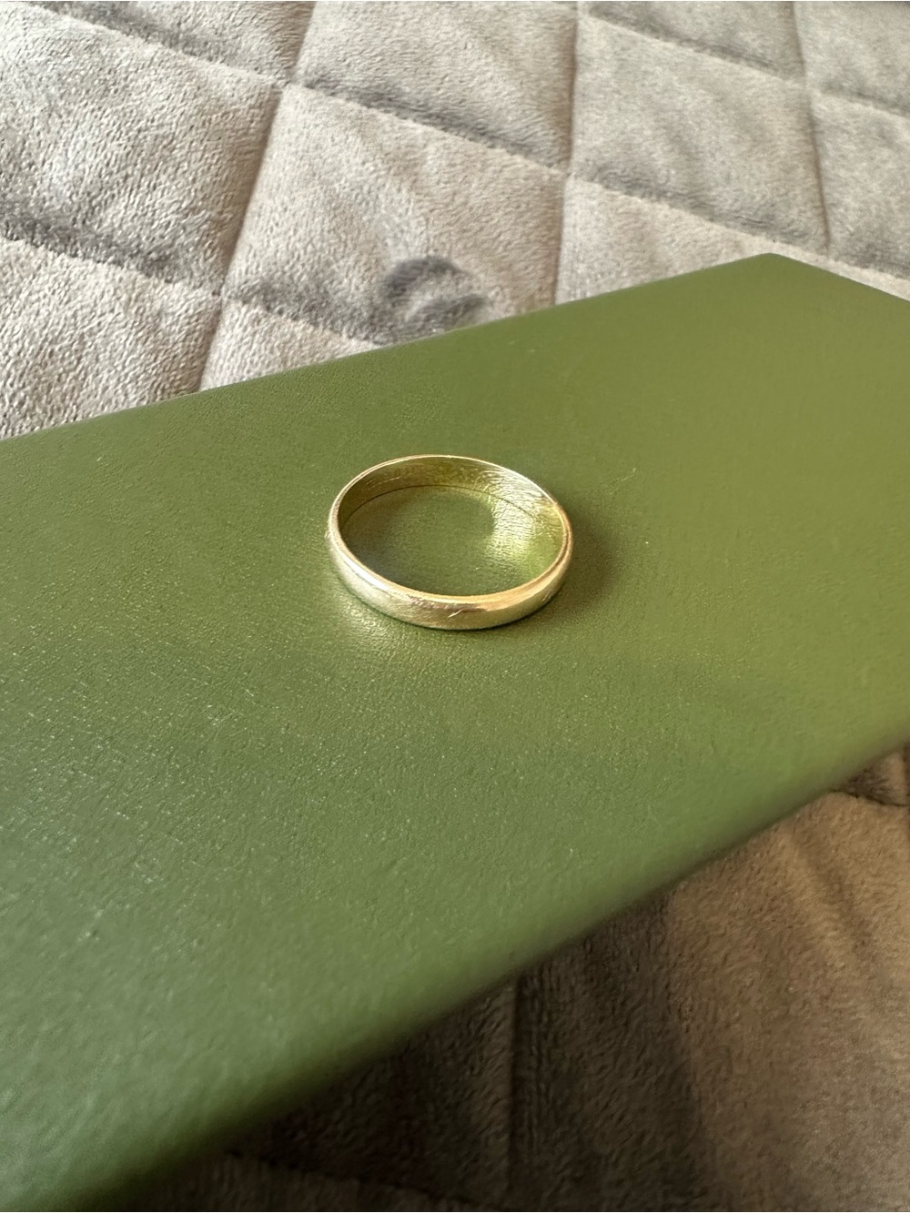 14kt Band Ring sz 9 - Picture 2 of 6